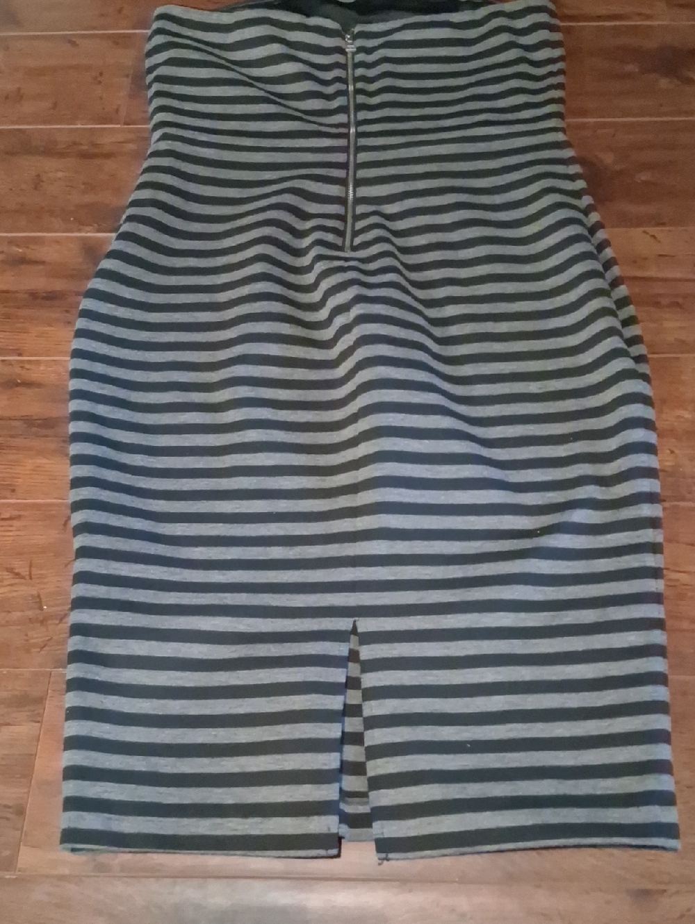 Express Bodycon Strspless Dress - Picture 4 of 5
